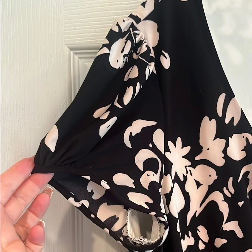 American Living Black Cream V-Neck Flutter Sleeve Midi Dress - Picture 3 of 4